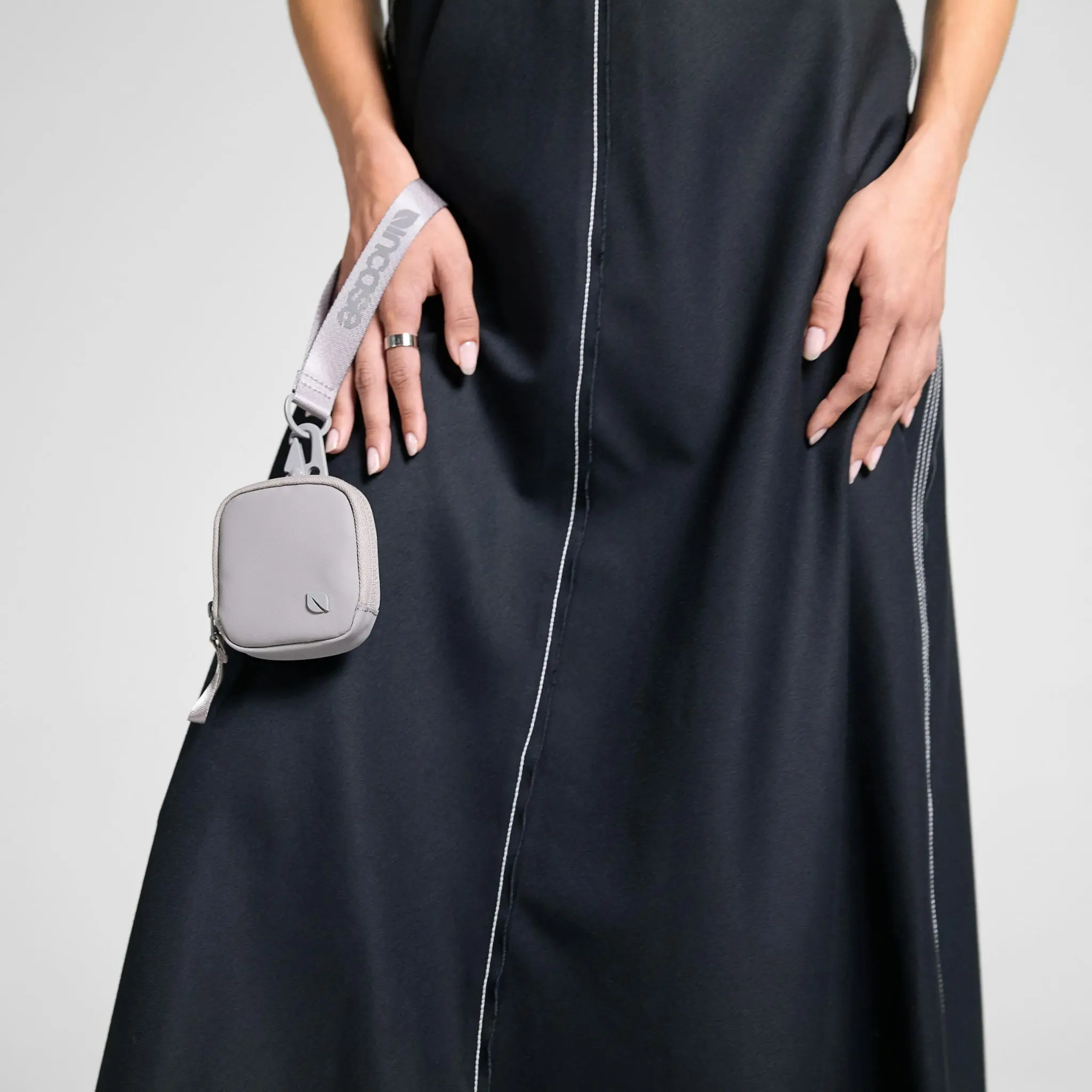 Incase A.R.C. Compact Pouch - Image 7