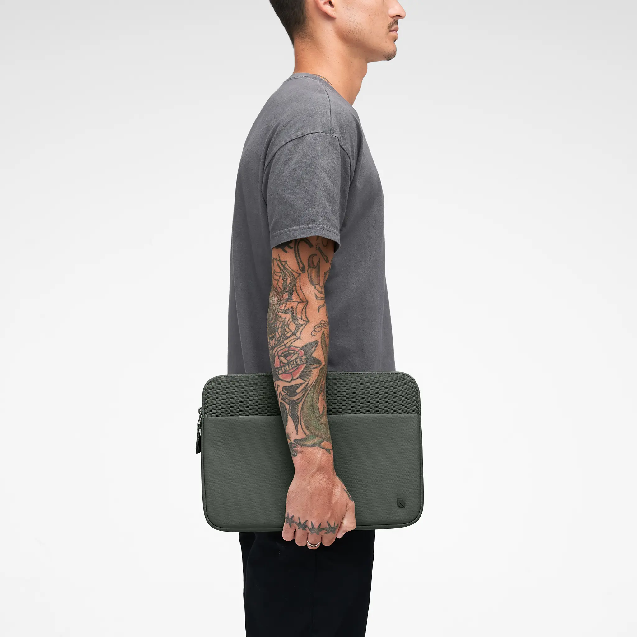 Incase A.R.C. Sleeve for 14-inch Laptop - Image 26