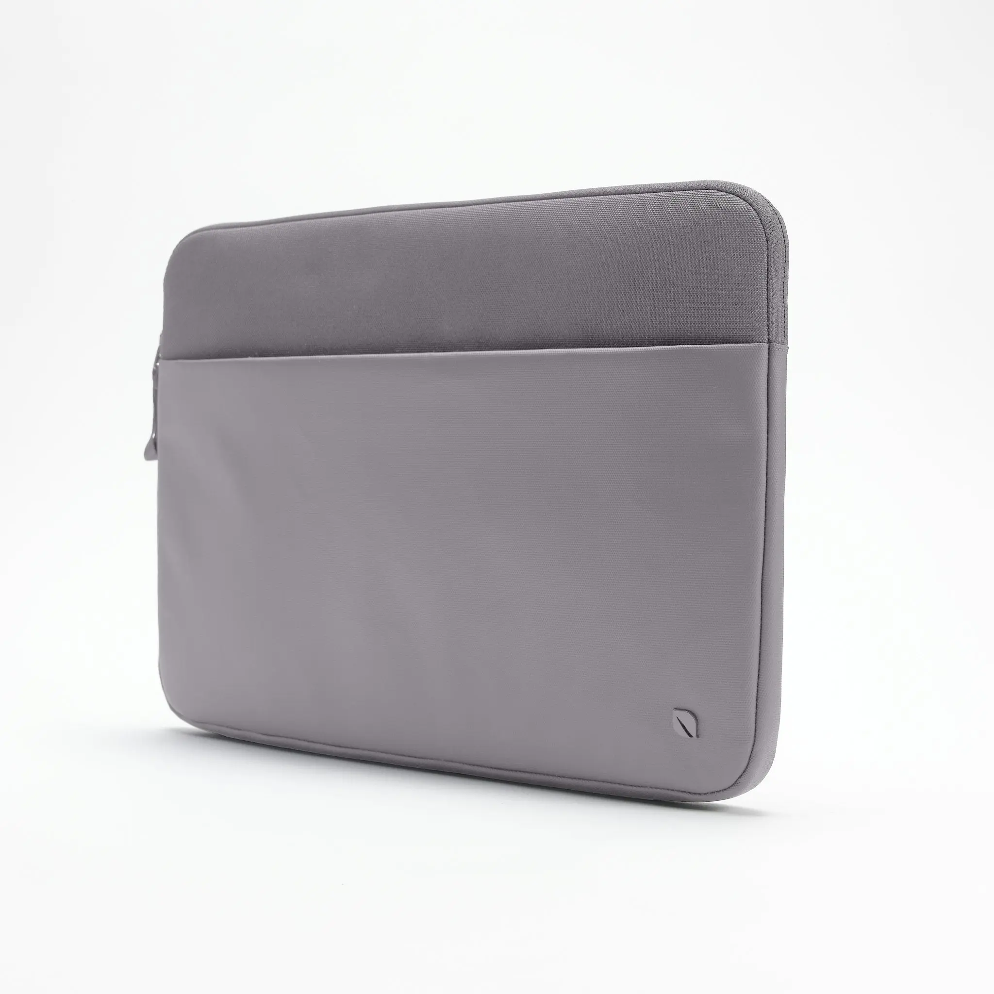 Incase A.R.C. Sleeve for 14-inch Laptop - Image 37