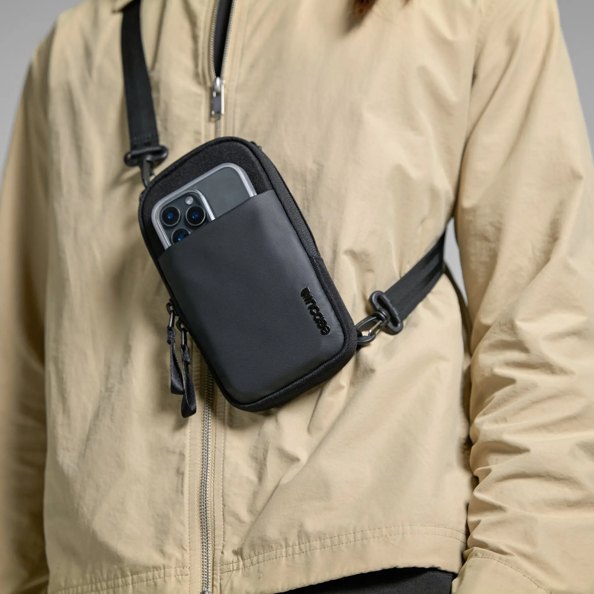 Incase A.R.C. Small Crossbody Bag - Image 14