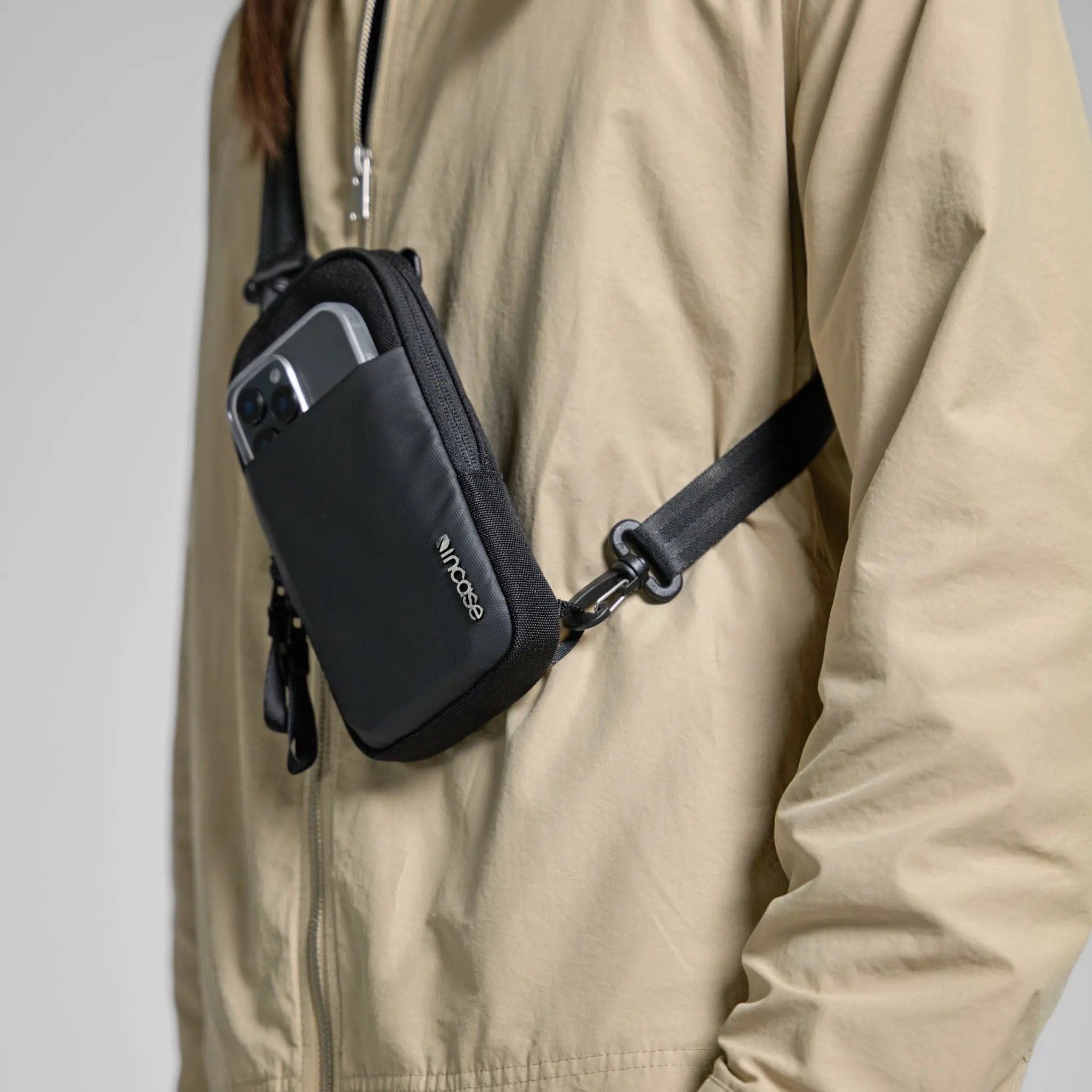 Incase A.R.C. Small Crossbody Bag - Image 17