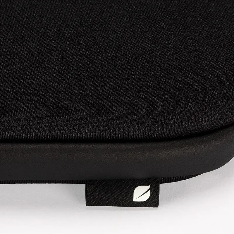 Incase Classic Universal Sleeve for 13-inch Laptop - Image 22