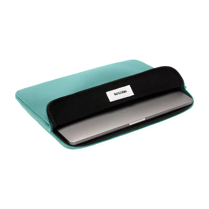 Incase Classic Universal Sleeve for 13-inch Laptop - Image 33