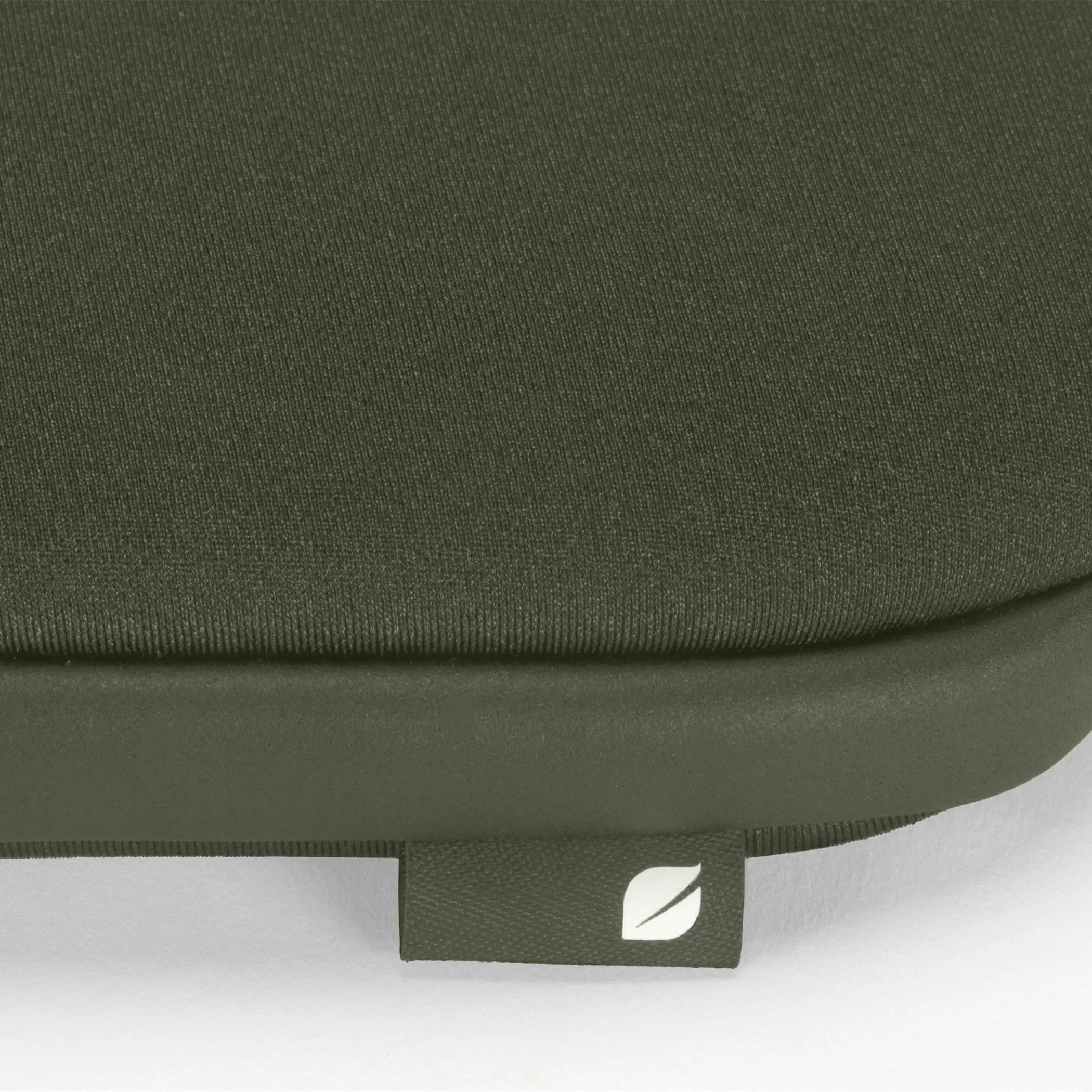 Incase Classic Universal Sleeve for 13-inch Laptop - Image 9