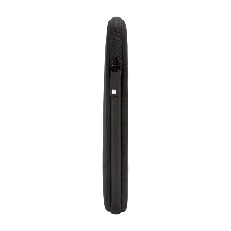 Incase Classic Universal Sleeve for 17-inch Laptop - Image 8