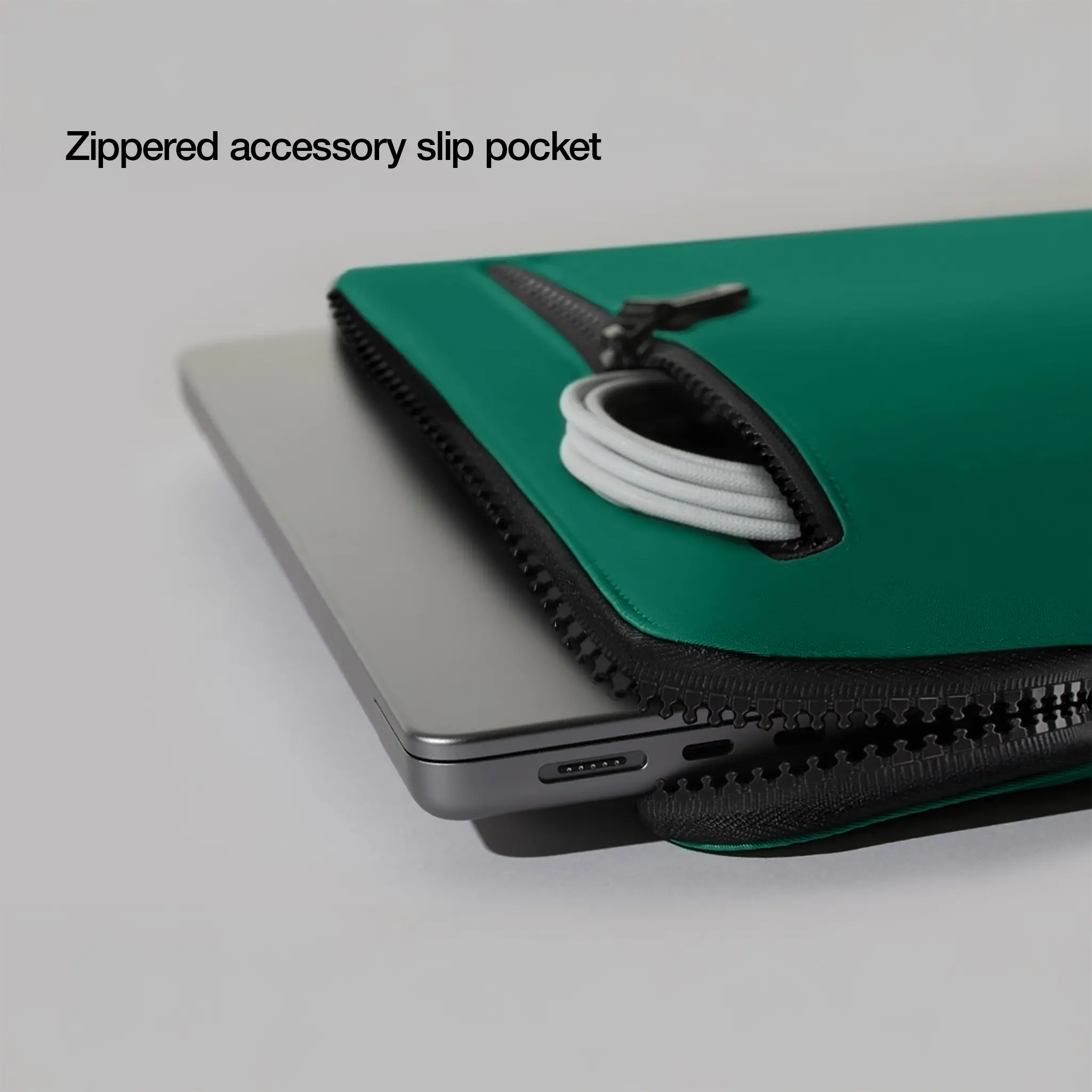 Incase Compact Sleeve for 13-inch Laptop - Image 34