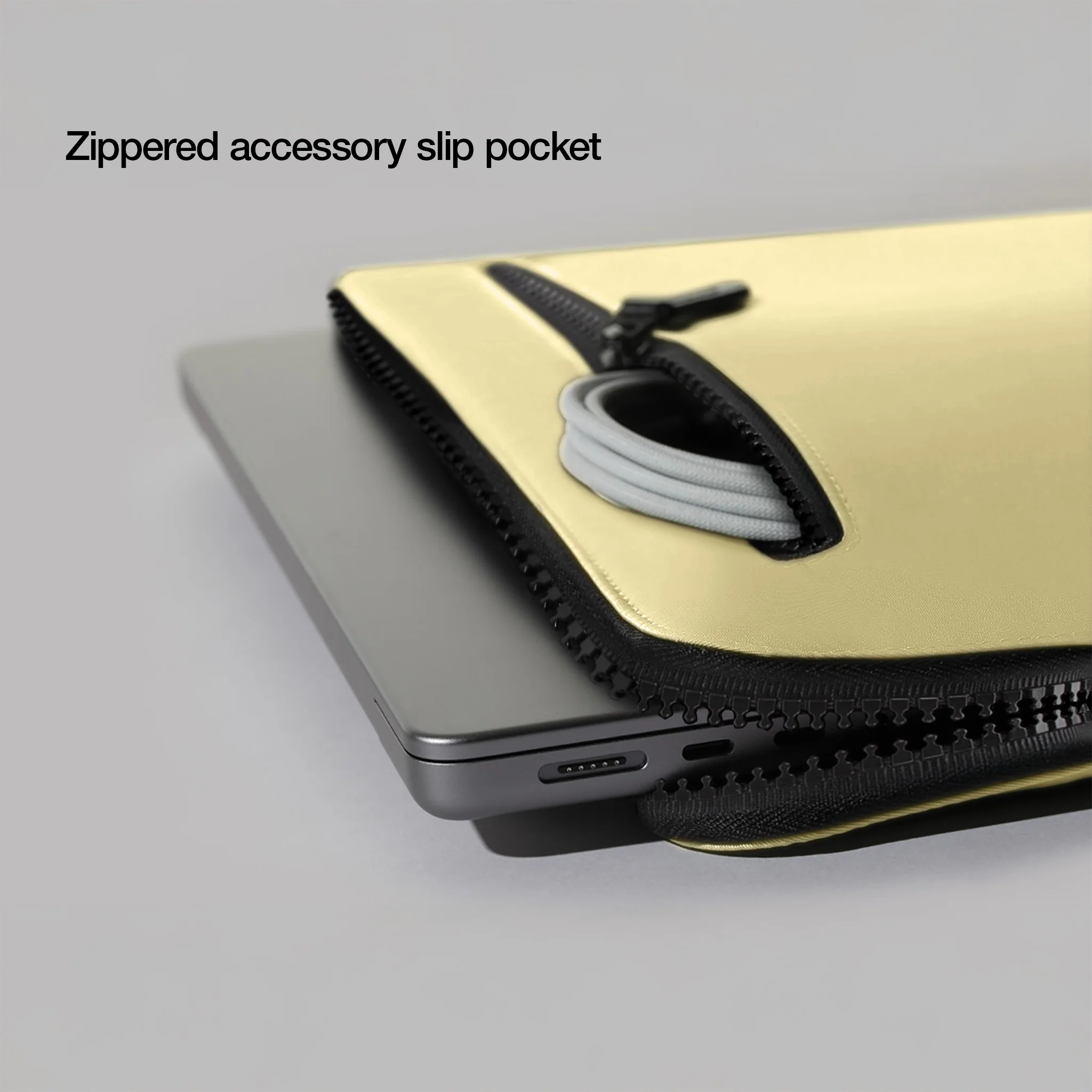 Incase Compact Sleeve for 13-inch Laptop - Image 47