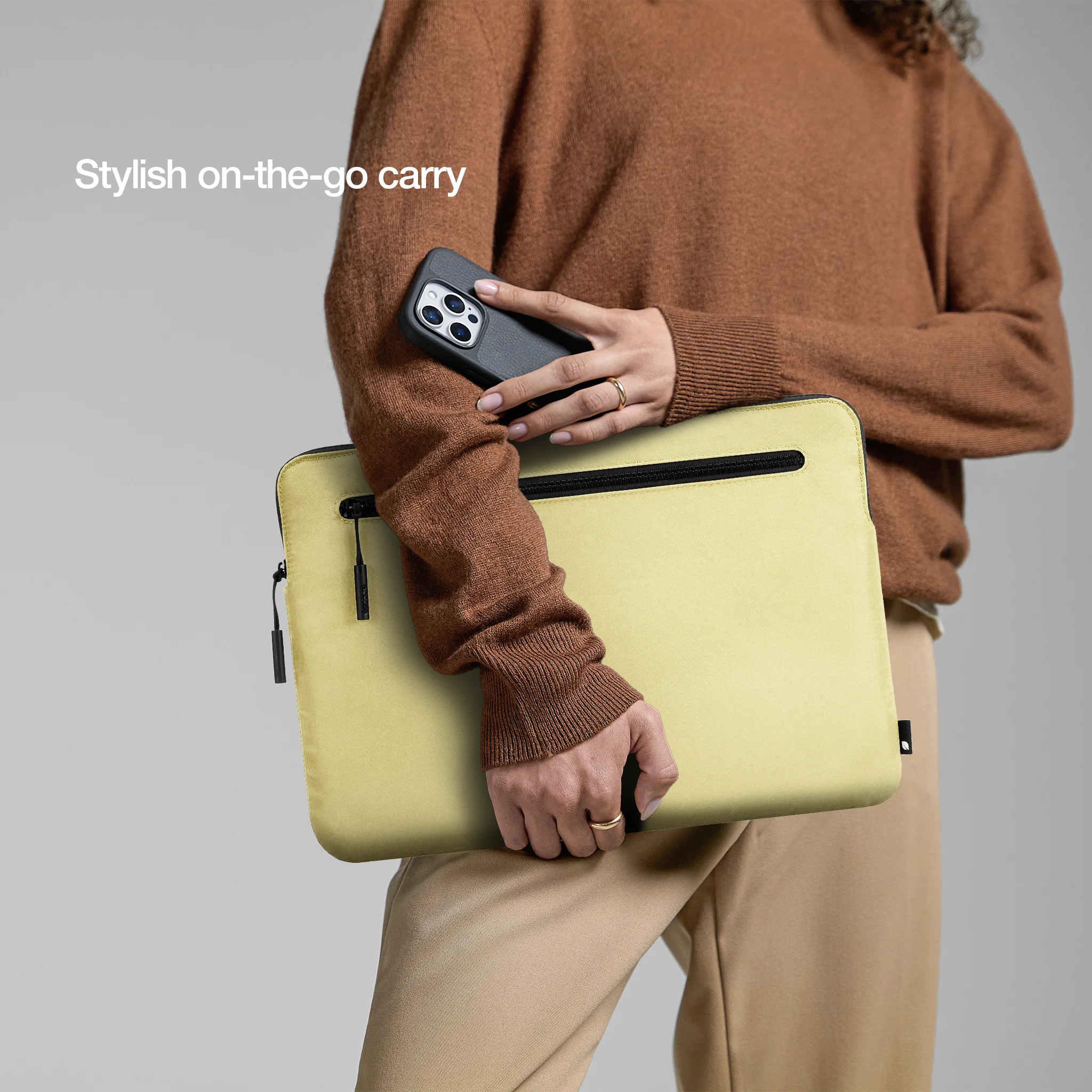 Incase Compact Sleeve for 13-inch Laptop - Image 49