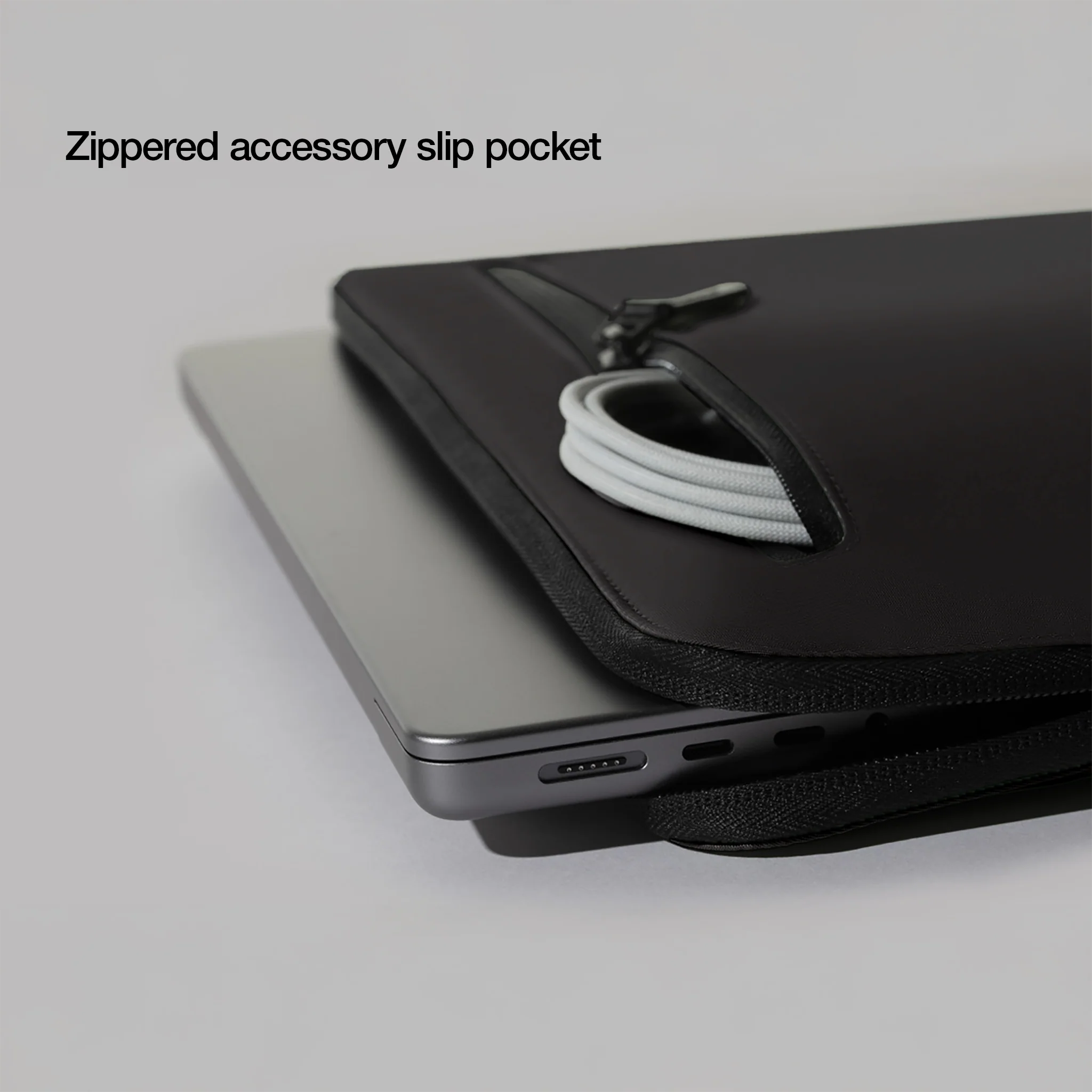 Incase Compact Sleeve for 13-inch Laptop - Image 6