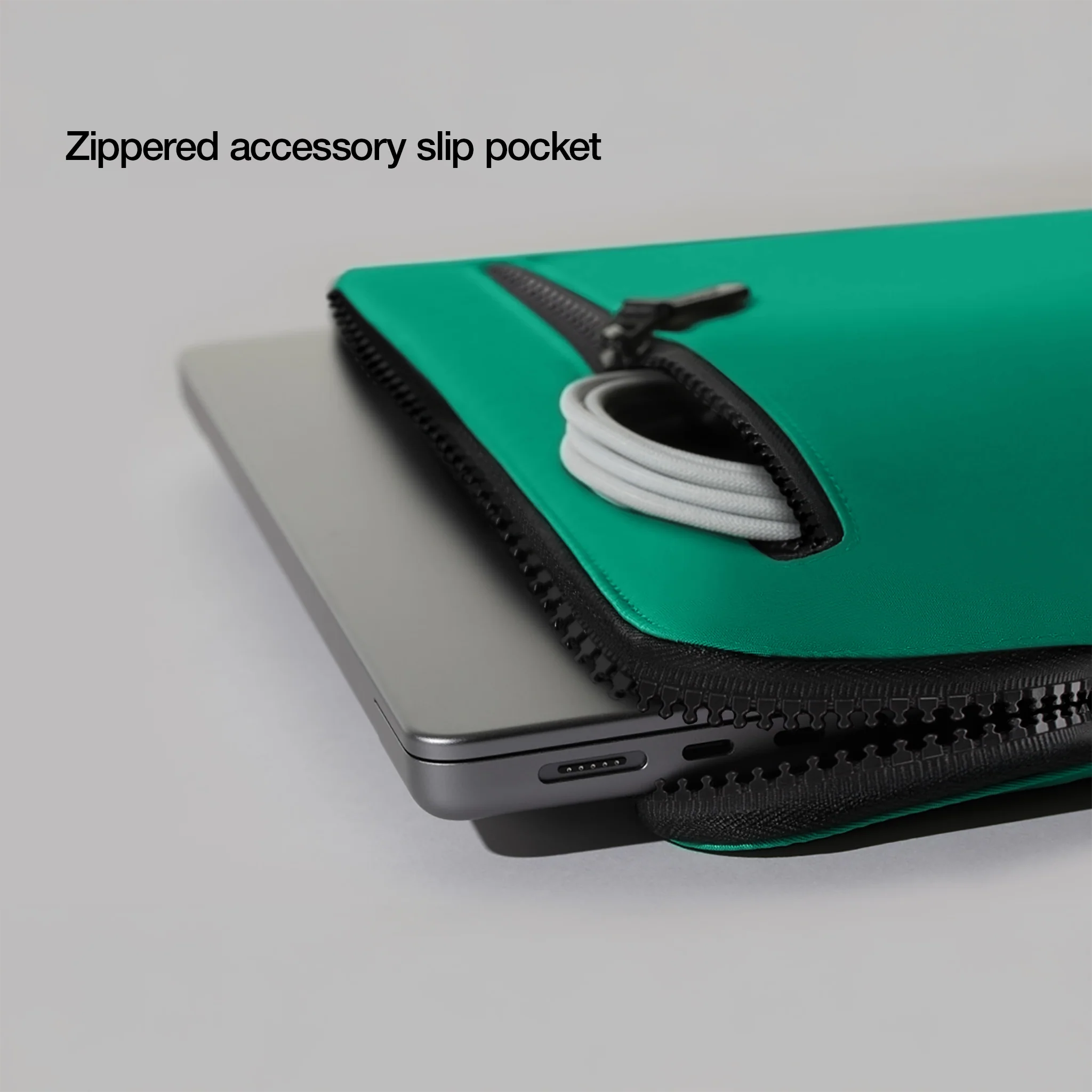 Incase Compact Sleeve for 13-inch Laptop - Image 97