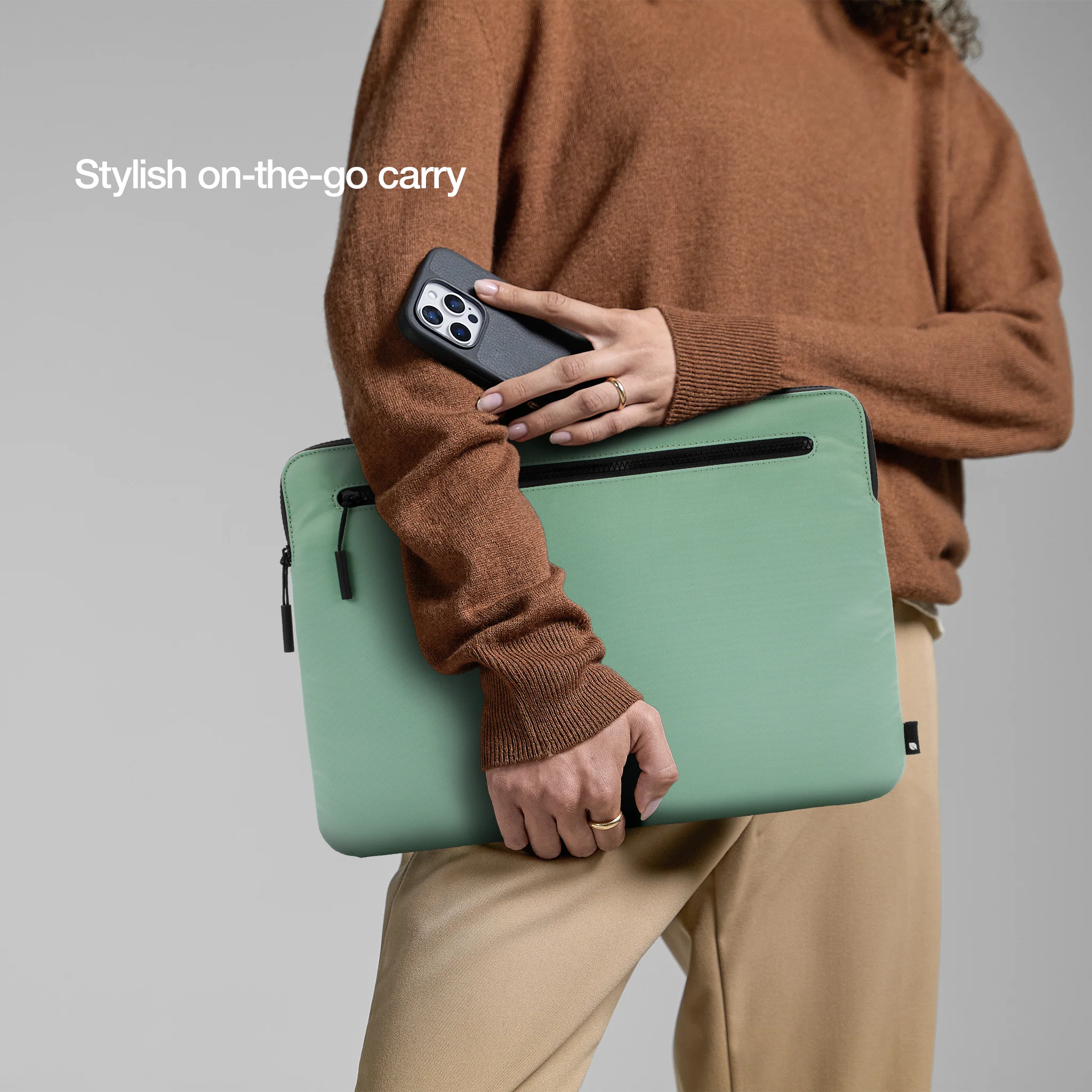 Incase Compact Sleeve 14-inch Laptop - Image 33