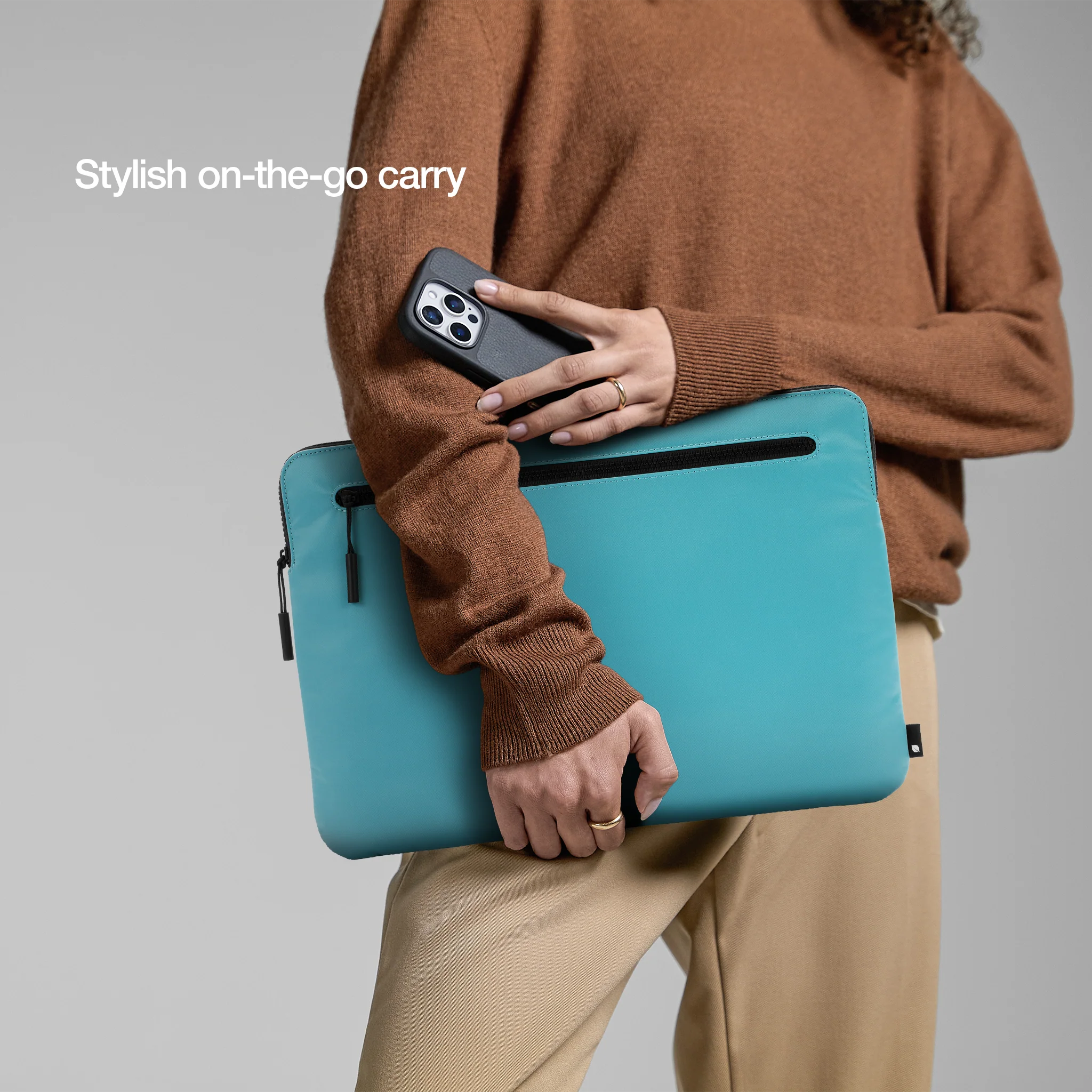 Incase Compact Sleeve 14-inch Laptop - Image 40