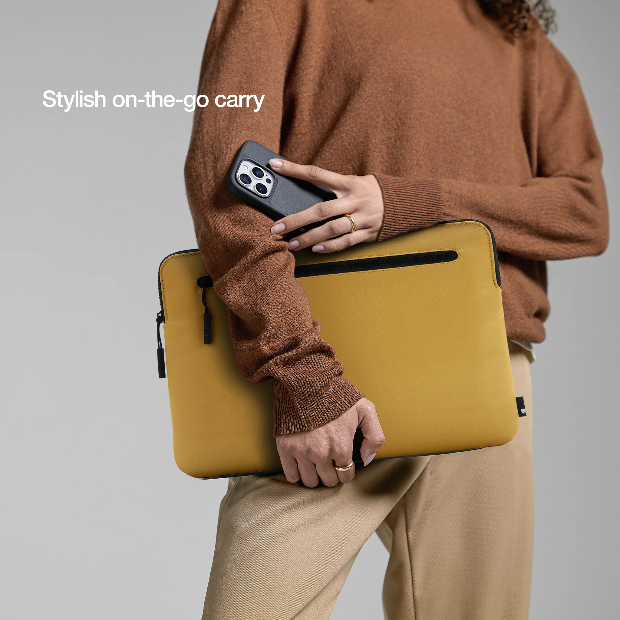 Incase Compact Sleeve 14-inch Laptop - Image 47