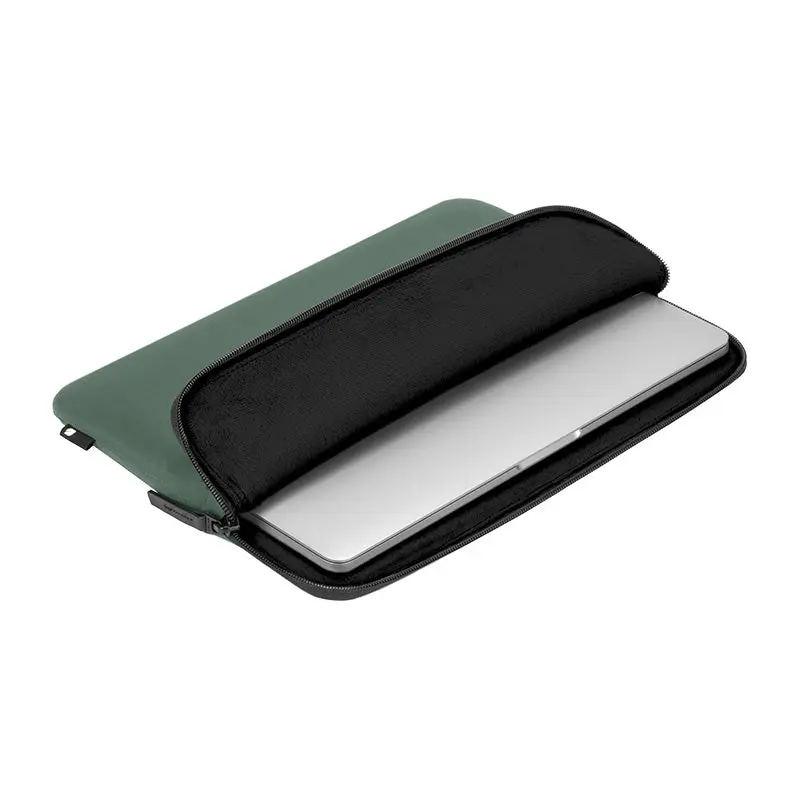 Incase Compact Sleeve for 16-inch Laptop - Image 3
