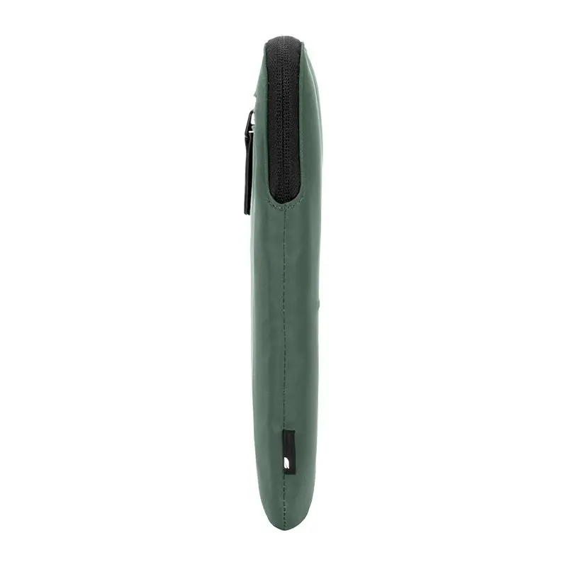 Incase Compact Sleeve for 16-inch Laptop - Image 8