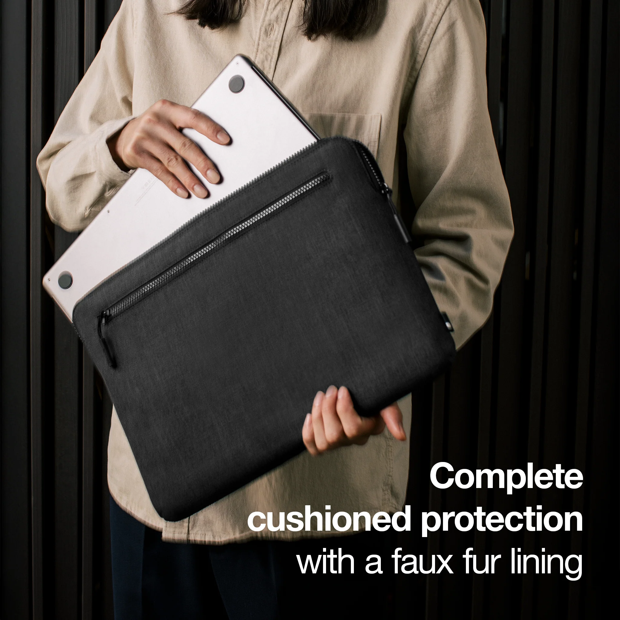 Incase Compact Sleeve for 16-inch Laptop - Image 10