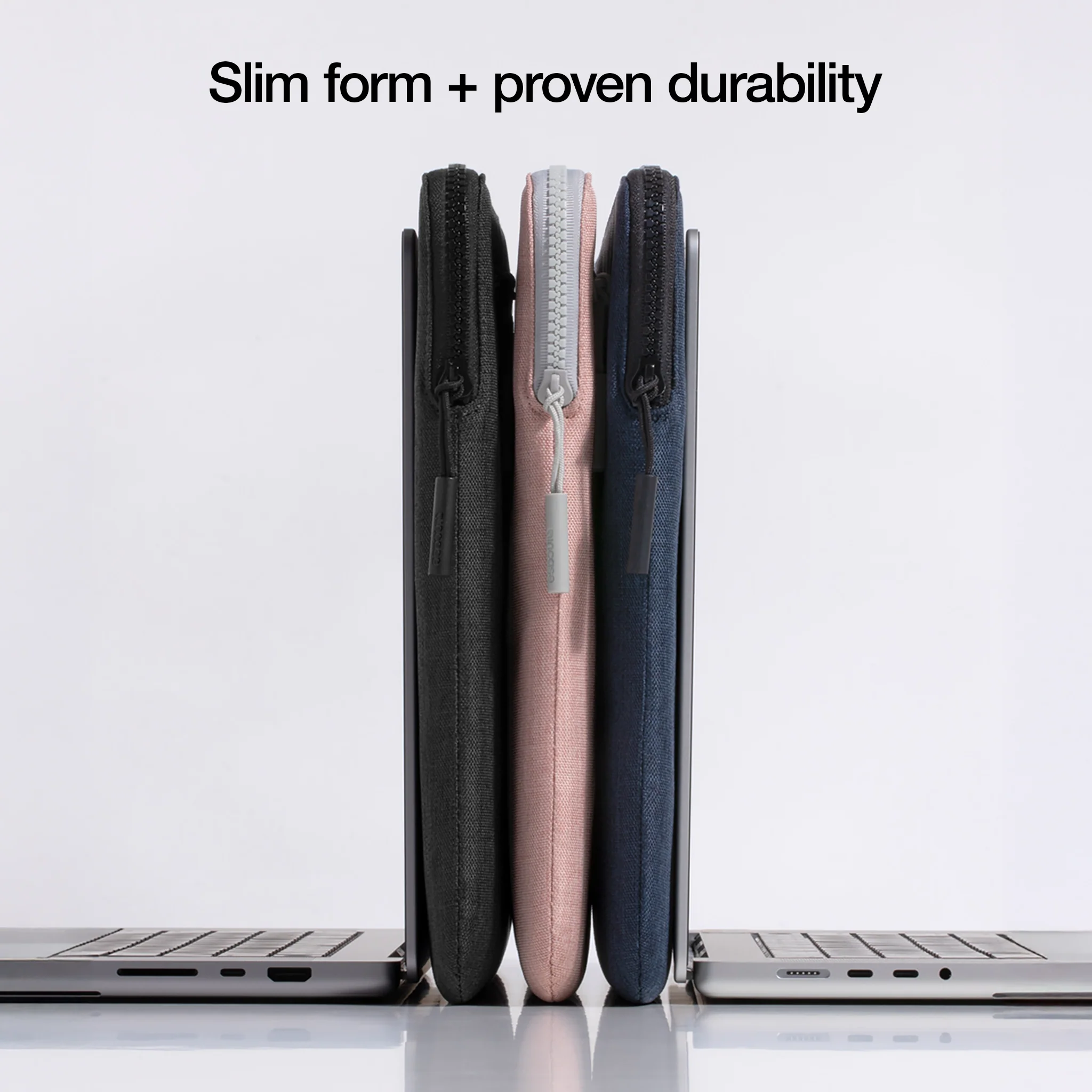 Incase Compact Sleeve for 16-inch Laptop - Image 15