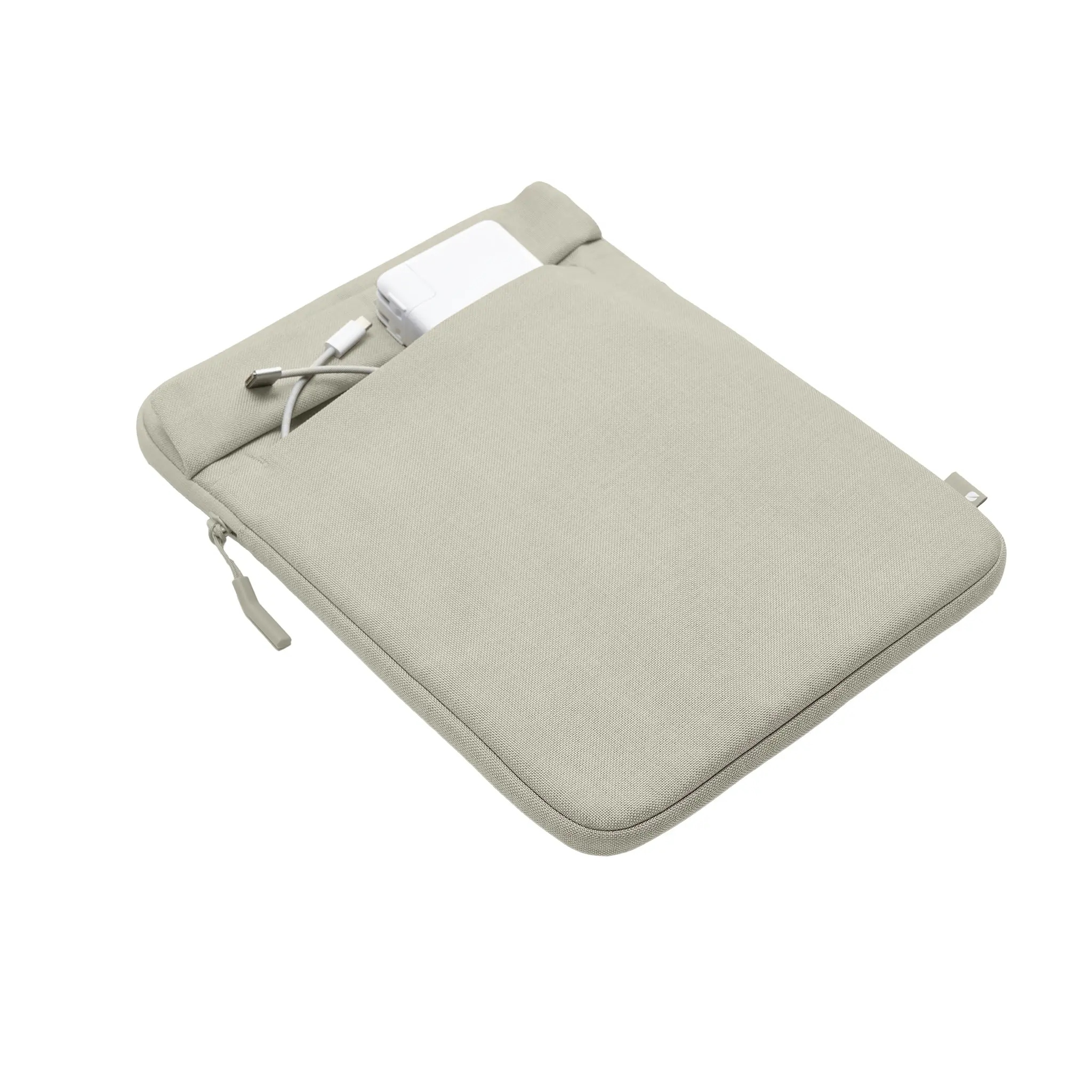 Incase Crosstown Sleeve for 16-inch Laptop - Image 15