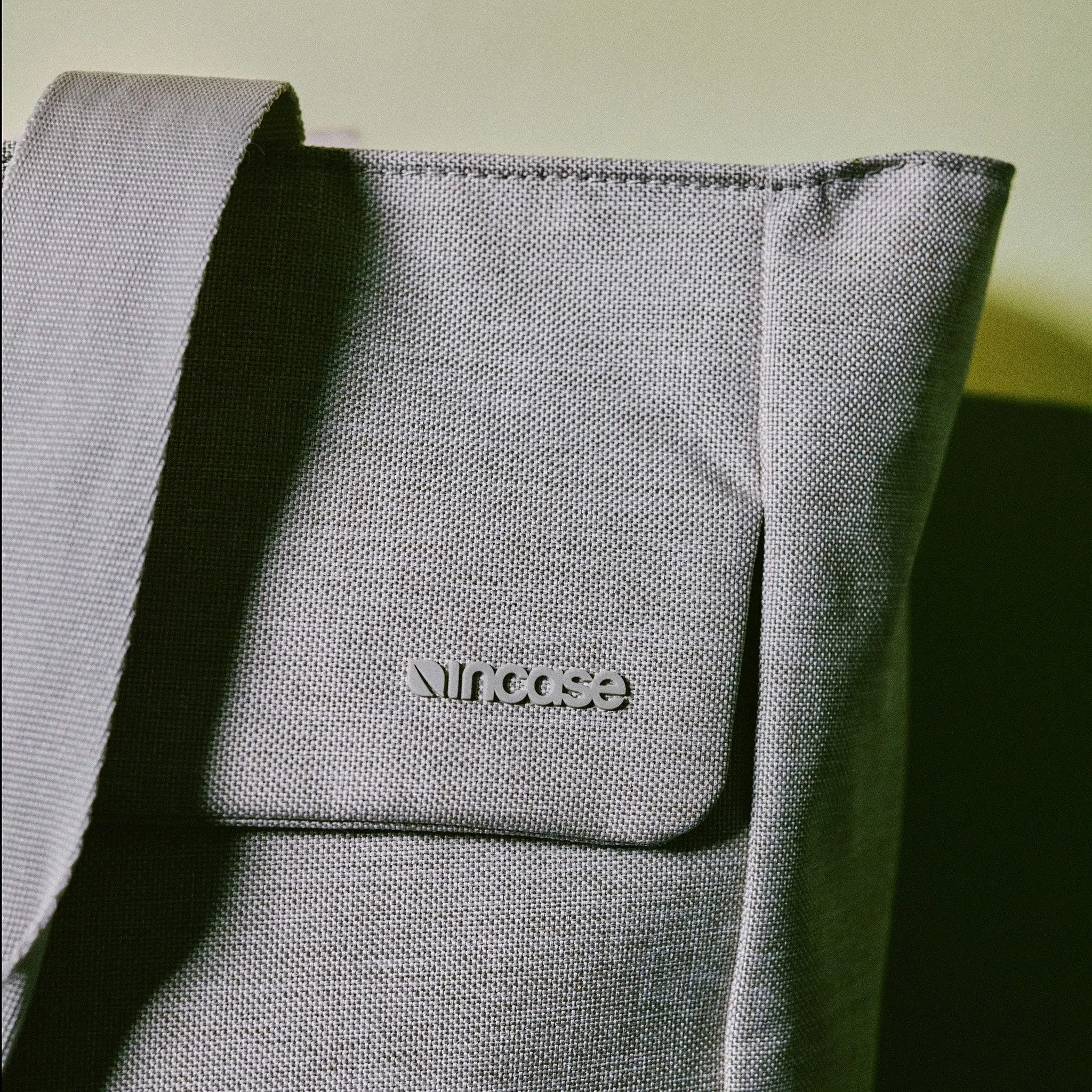 Incase Crosstown Tote with Woolenex - 25L - Image 23