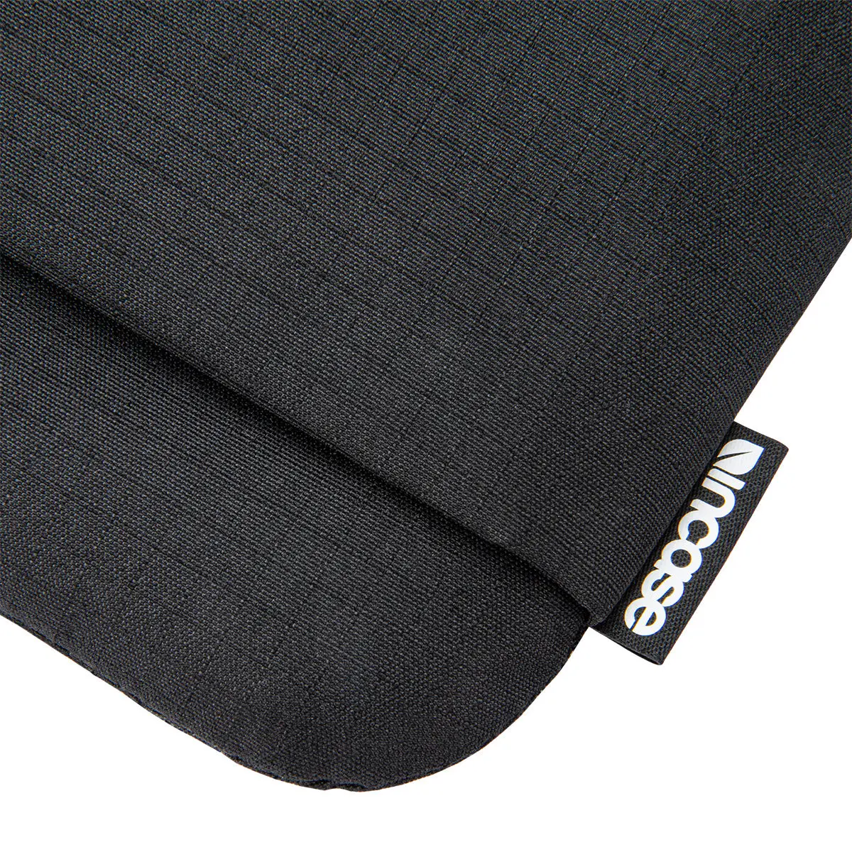 Incase Go Sleeve for 16-inch Laptop - Image 15