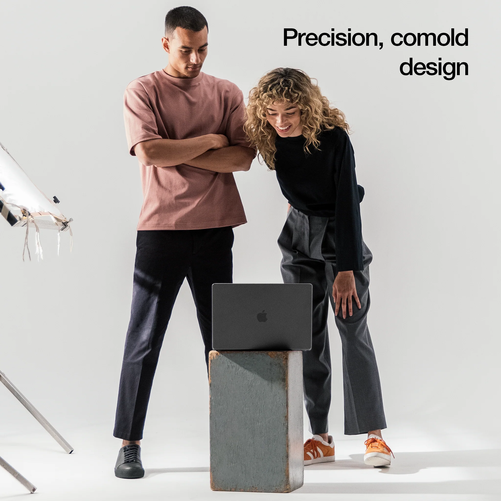 Incase Dots Hardshell with Makrolon® for MacBook Pro 16" - Image 7