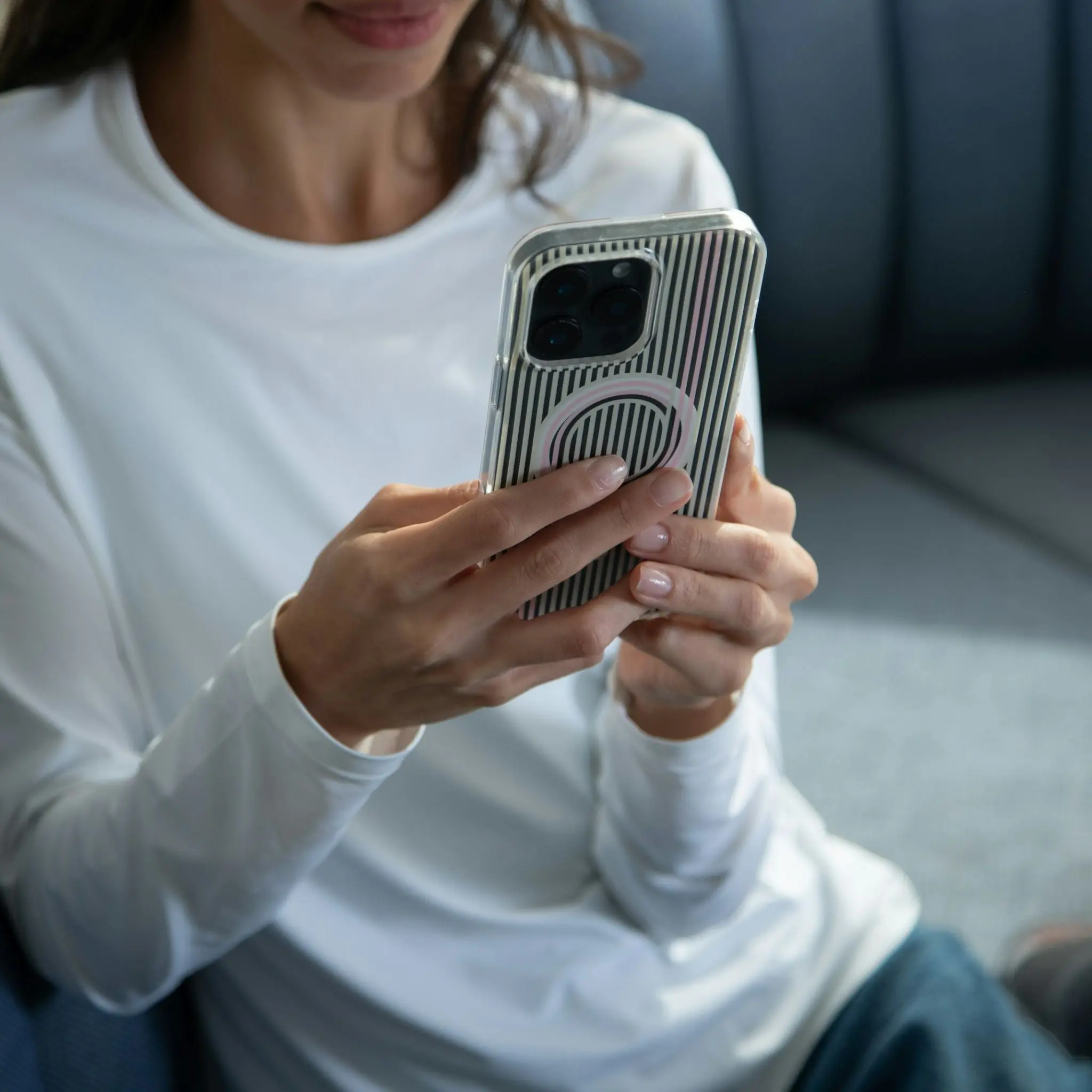 Level Case with MagSafe for iPhone 16 Pro - Image 15