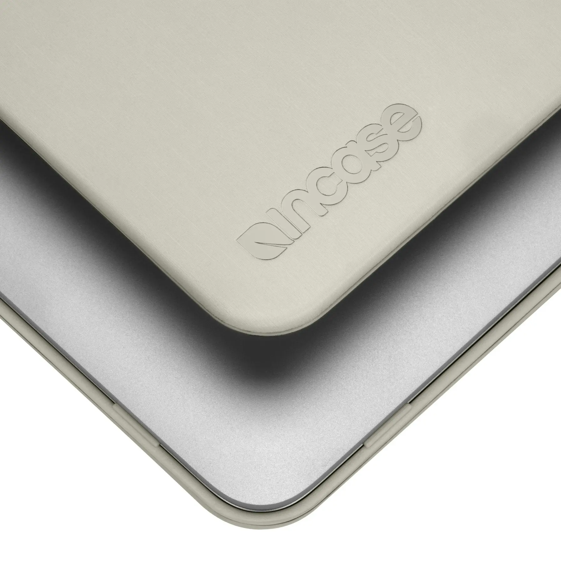 Incase Textured Hardshell with D3 Horizontal Brush for MacBook Pro 13" - Image 4