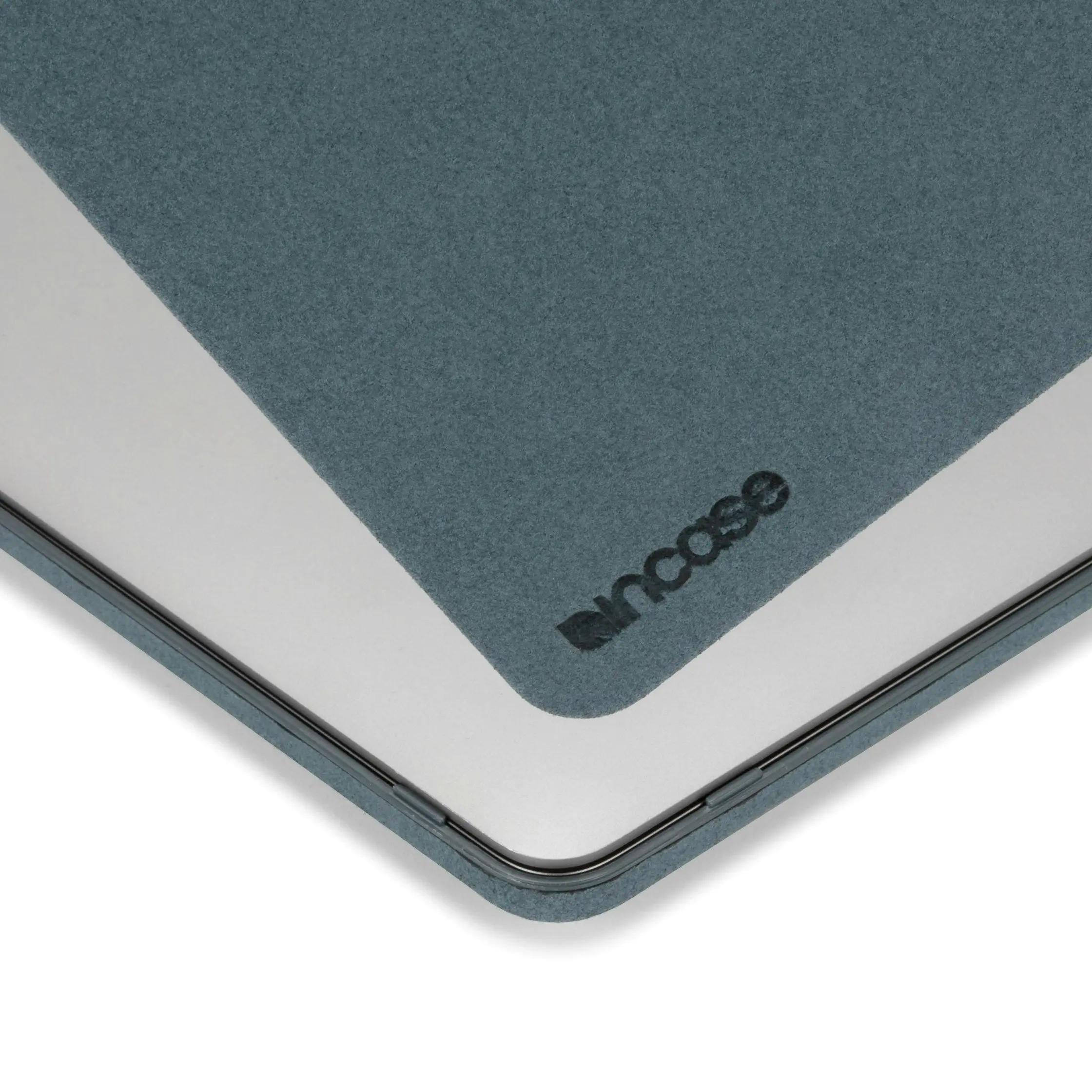 Incase Textured Hardshell with NanoSuede for MacBook Pro 13" - Image 3