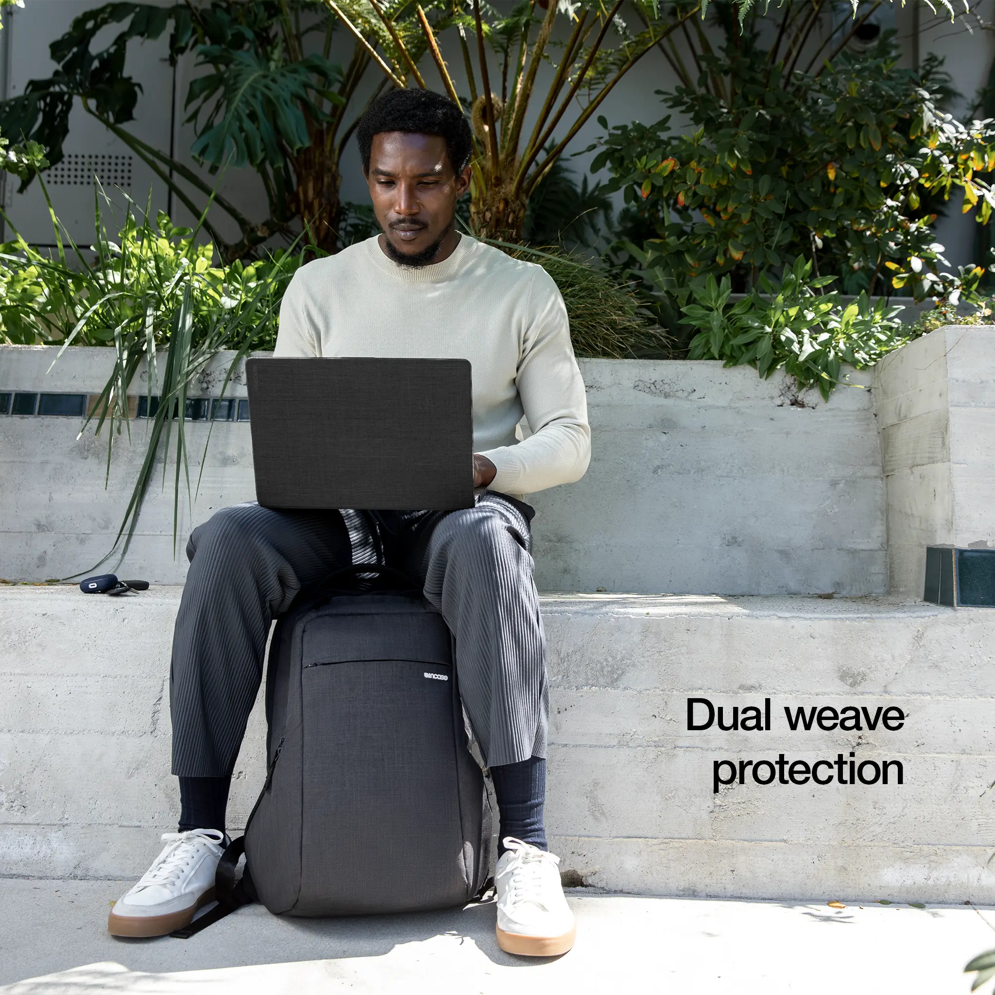 Incase Textured Hardshell with Woolenex for MacBook Pro 16" - Image 13