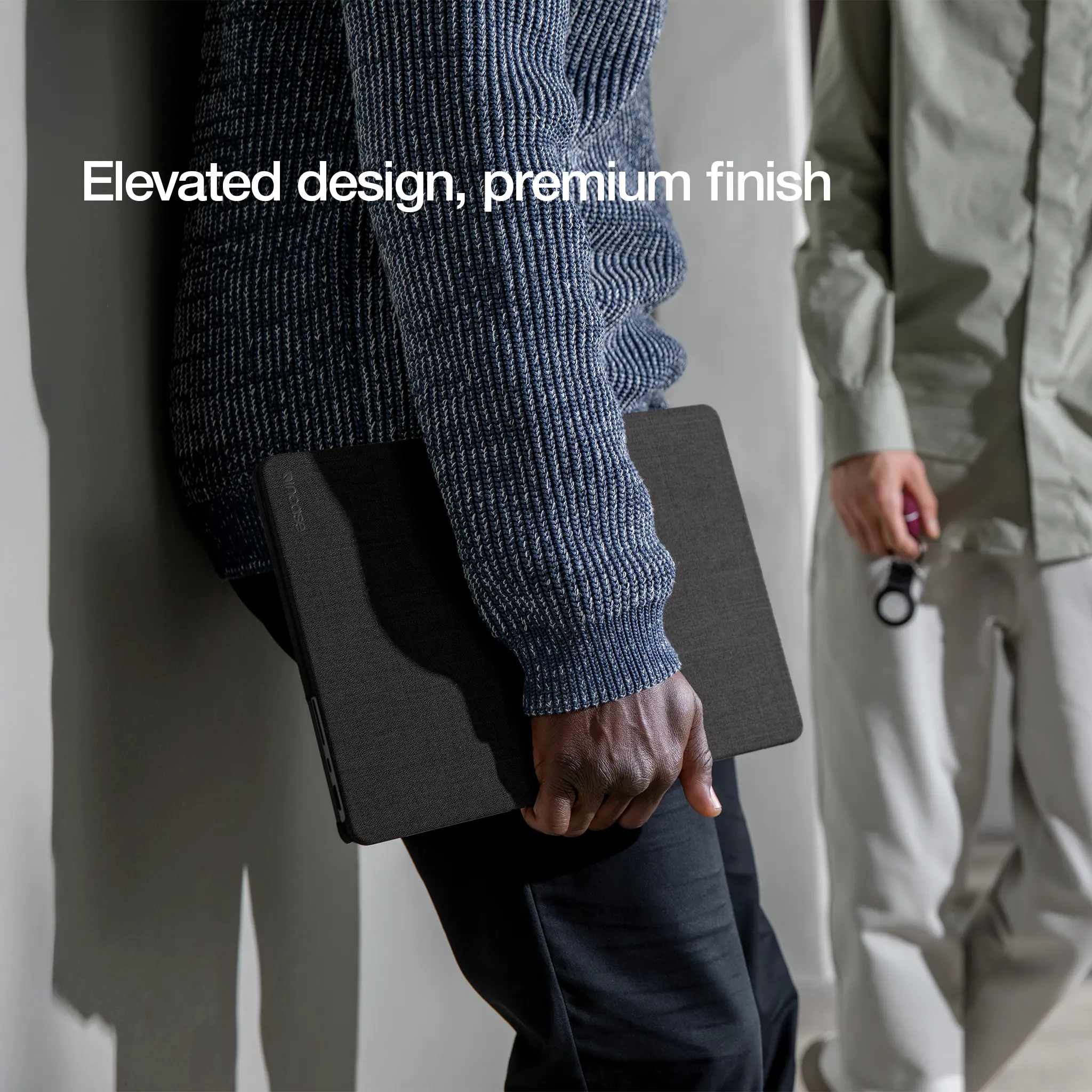 Incase Textured Hardshell with Woolenex for MacBook Pro 16" - Image 9