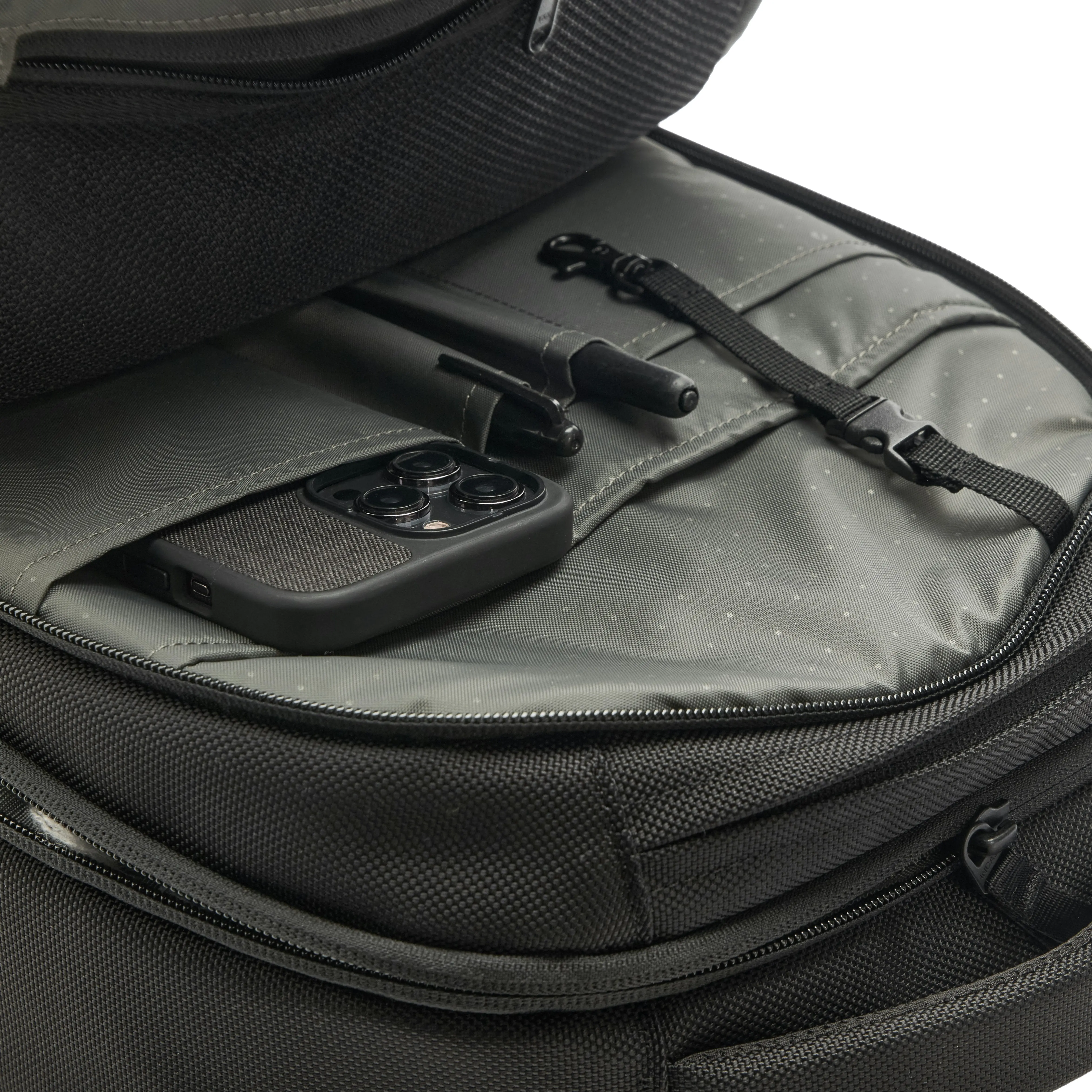 Incase Tracks Backpack - 18L - Image 9